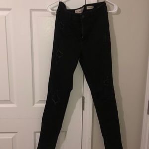 Black ripped skinny jeans